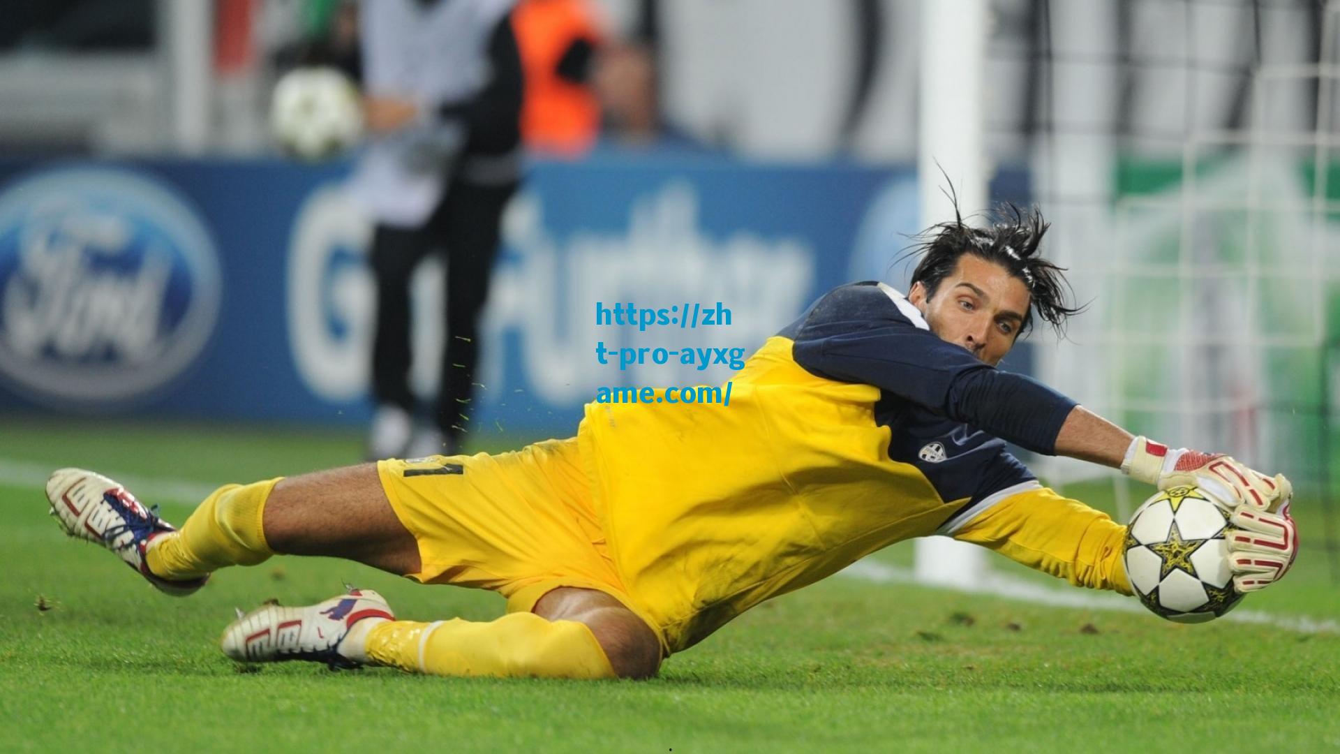 莱万盛赞亚马尔，17岁身躯藏24岁灵魂，金球之路已启程