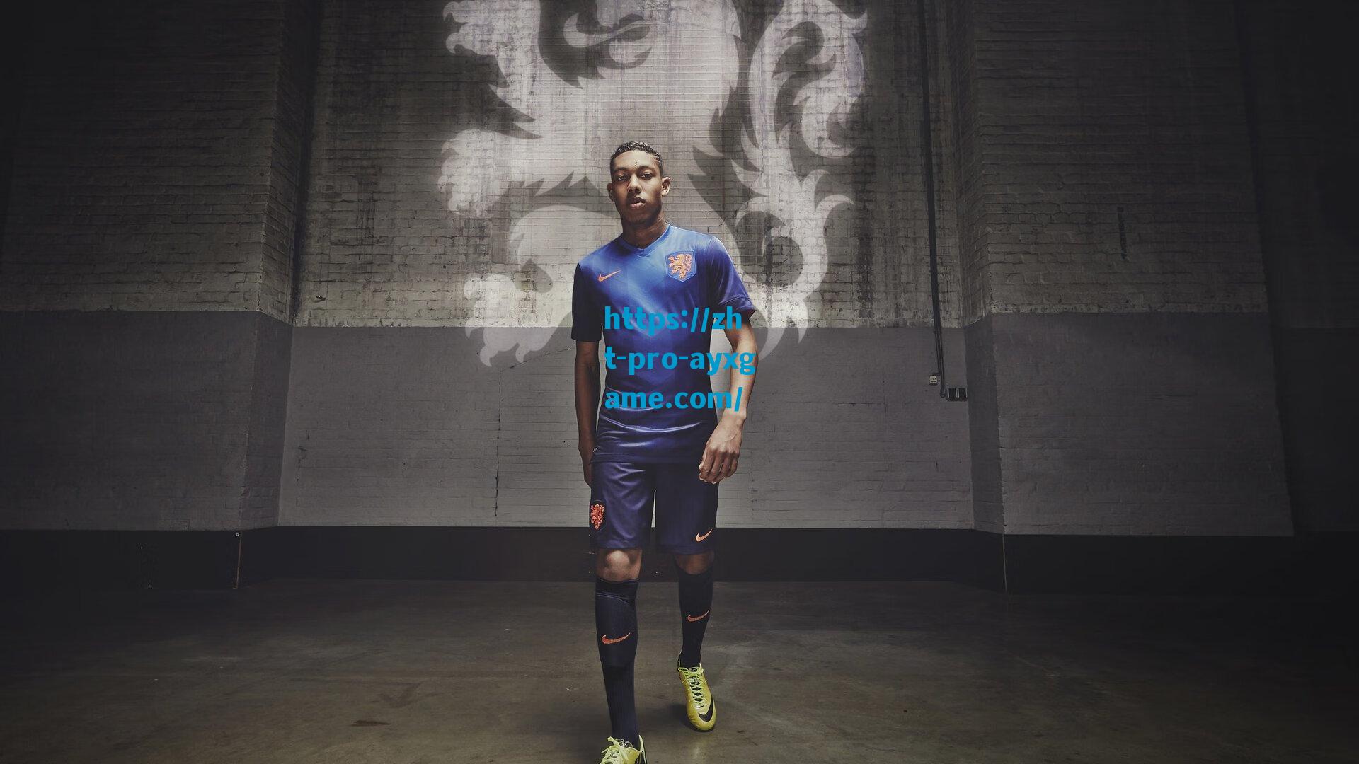 曼城教练组再添传奇！罗马诺确认科洛-图雷回归，瓜迪奥拉构建梦幻团队